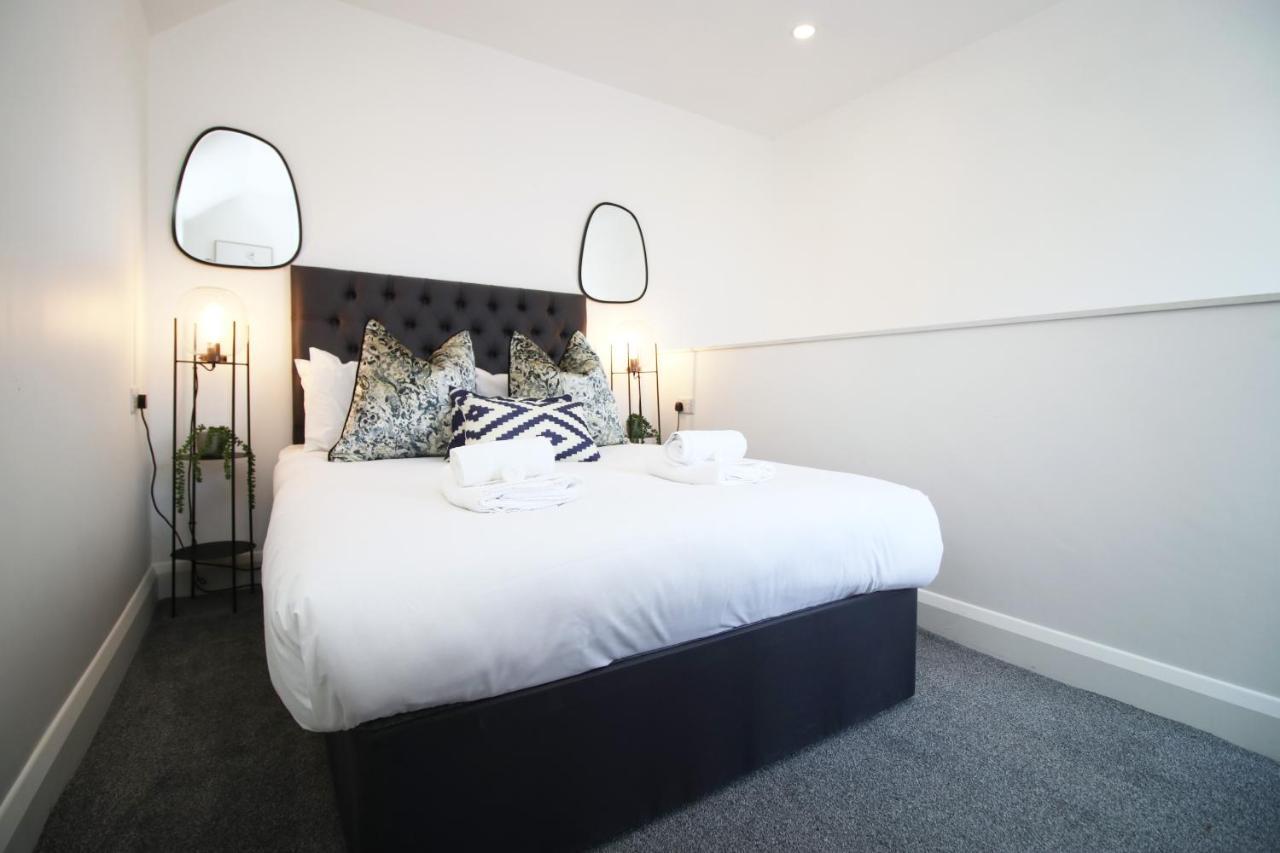 New Spacious 2 Bed Getaway - Private Courtyard! - Underfloor Heating Cardiff Exterior photo