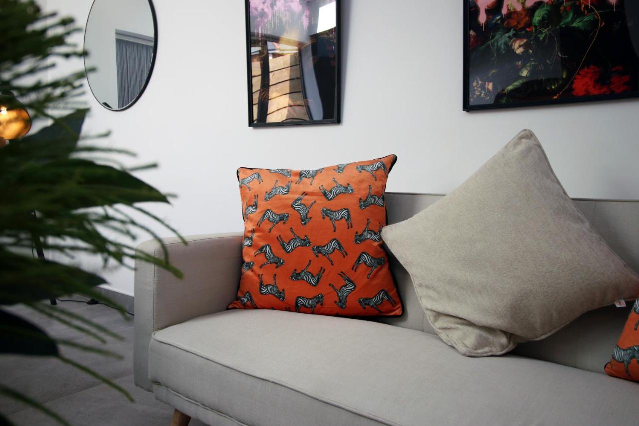 New Spacious 2 Bed Getaway - Private Courtyard! - Underfloor Heating Cardiff Exterior photo