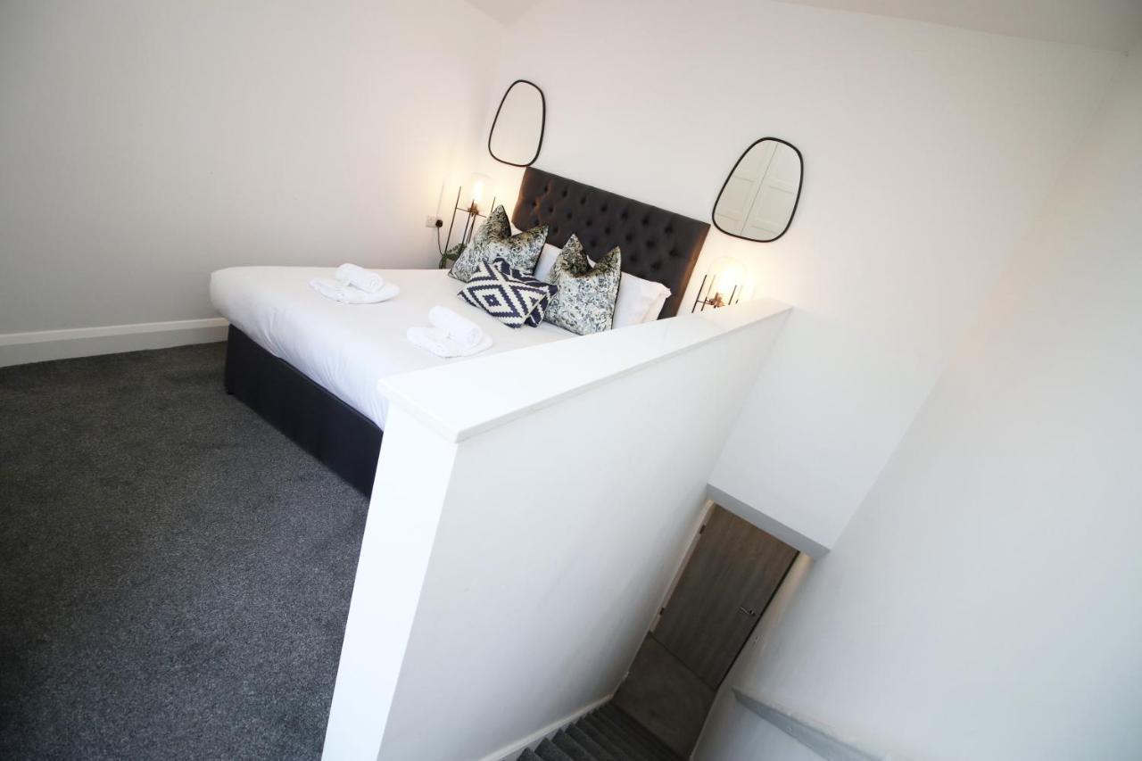 New Spacious 2 Bed Getaway - Private Courtyard! - Underfloor Heating Cardiff Exterior photo