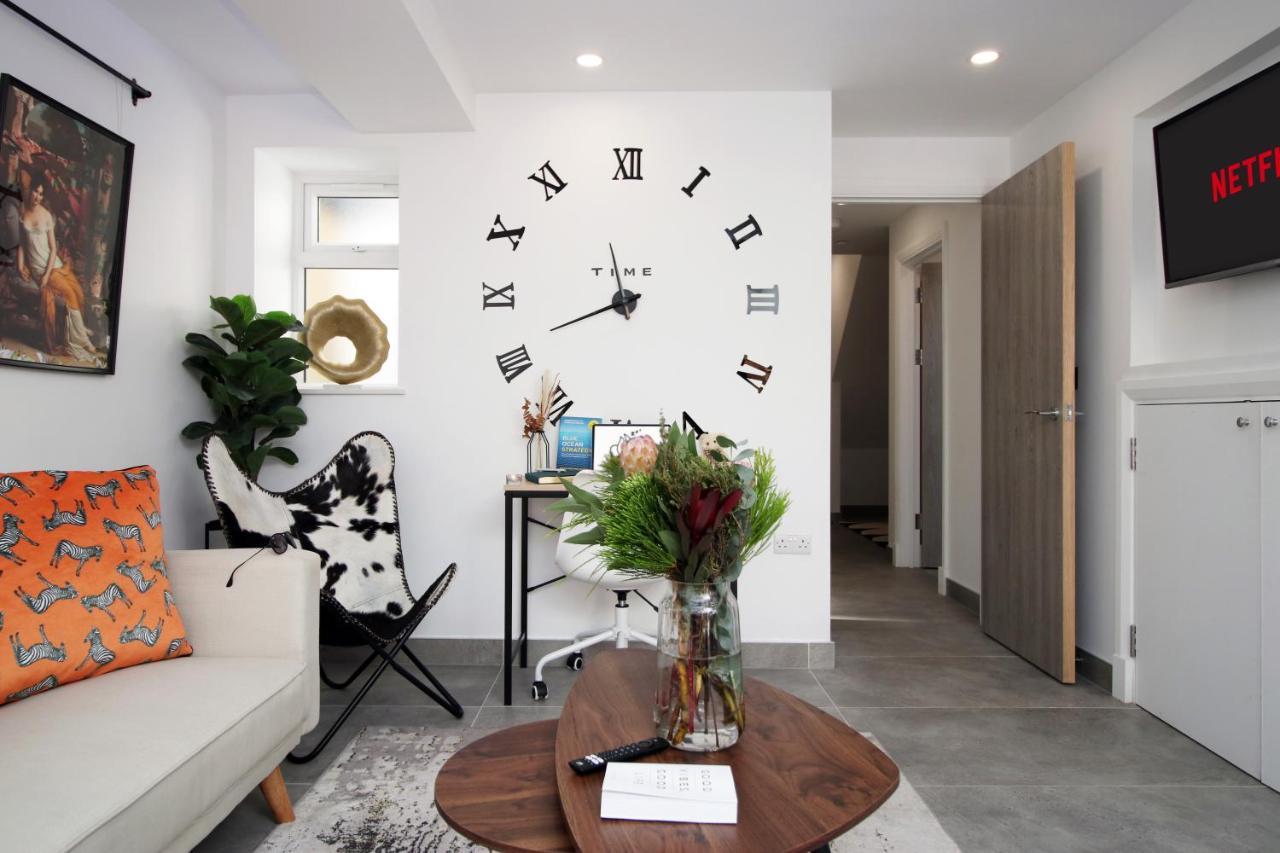 New Spacious 2 Bed Getaway - Private Courtyard! - Underfloor Heating Cardiff Exterior photo