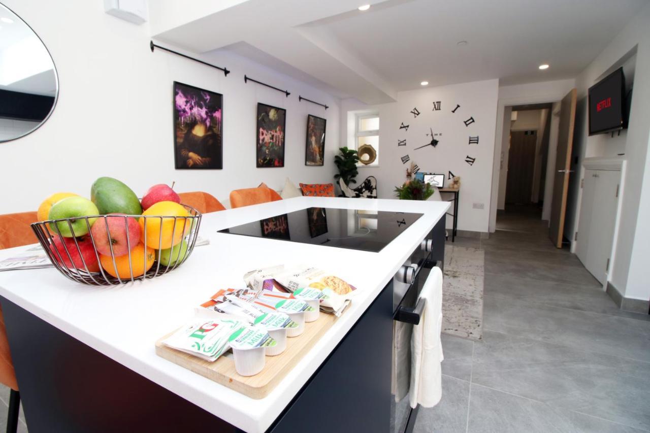 New Spacious 2 Bed Getaway - Private Courtyard! - Underfloor Heating Cardiff Exterior photo